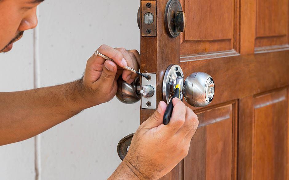 dépannage serrurier ouverture de porte Suresnes